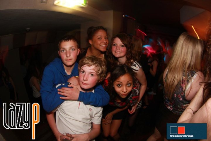 under 18 000