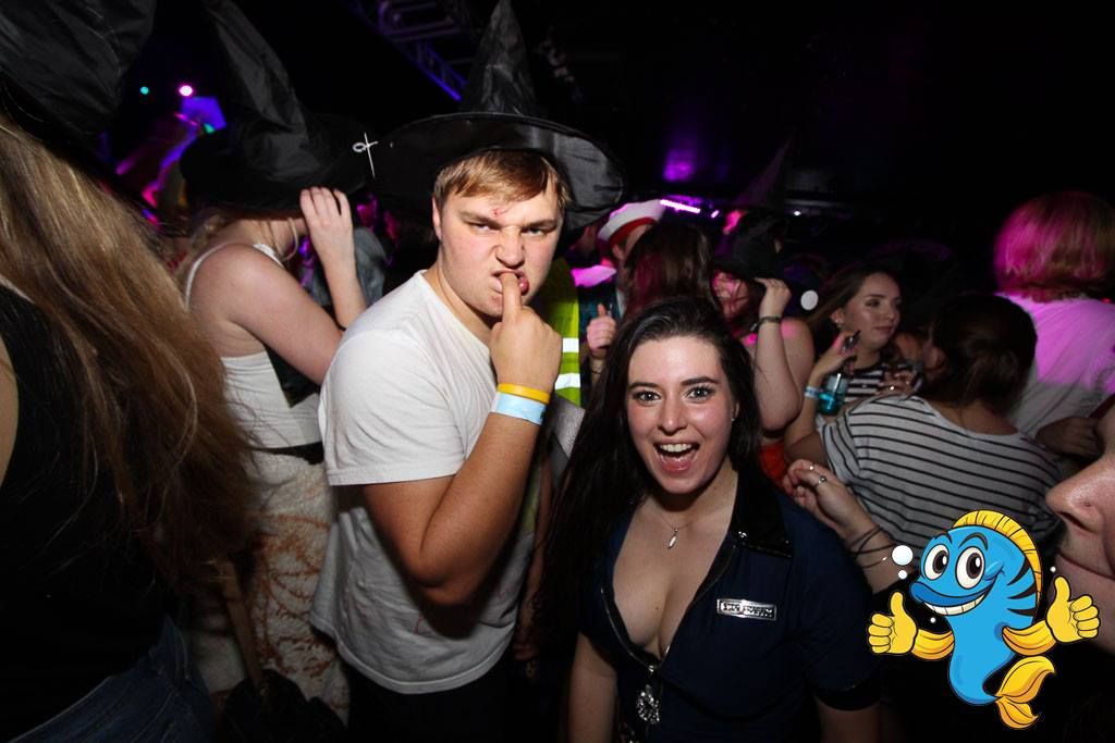 Image may contain: Party, Crowd, Festival, Club, Human, Person, People