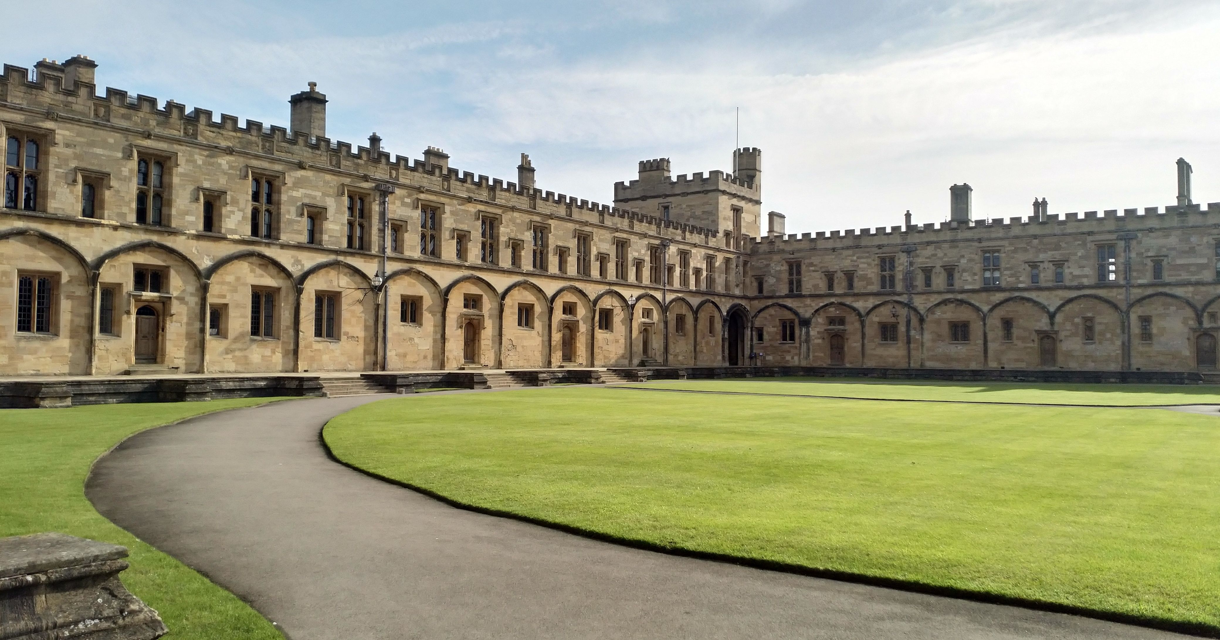 Image may contain: Palace, Mansion, Housing, House, Castle, Court, Building, Architecture