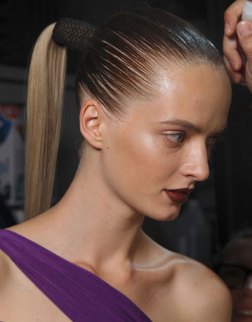hbz-Ponytails-A-Plenty-Donna-Karan-hair-trends-ss12-de
