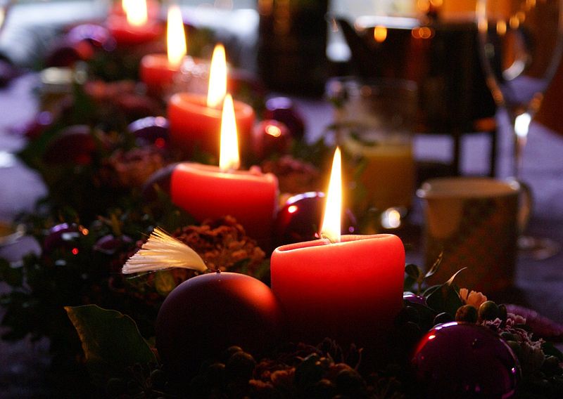 800px-Candle_light_ii