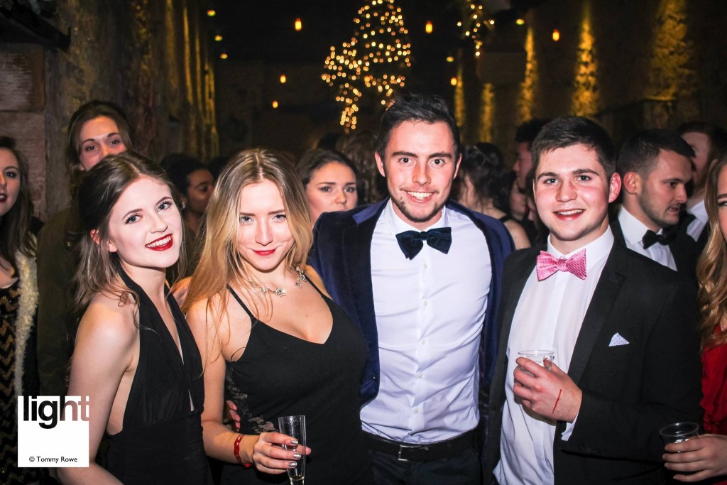 xmas ball 4