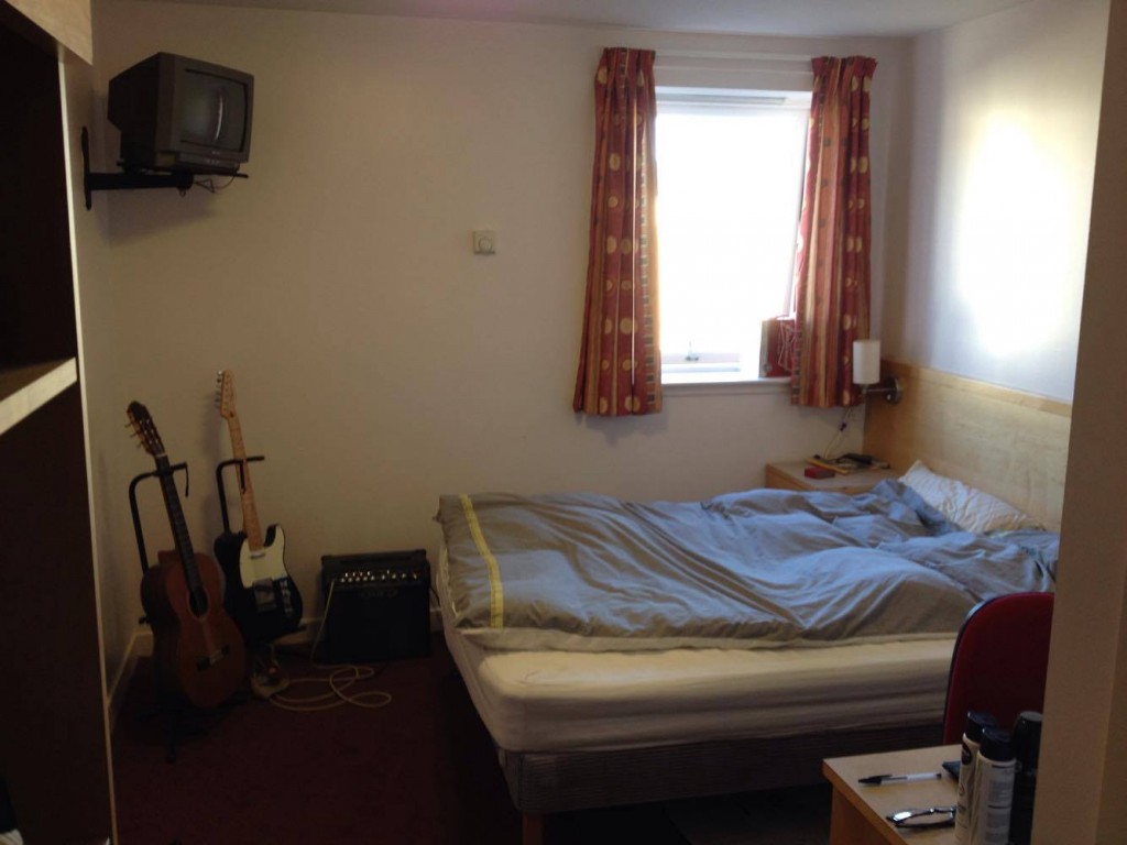 TV, double bed and en suite are probably worth the walk