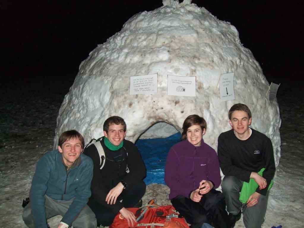 aint no party like an igloo party! 006