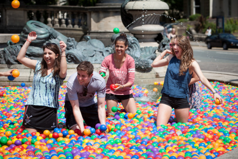 mission-why-not-fountain-ball-pit-072