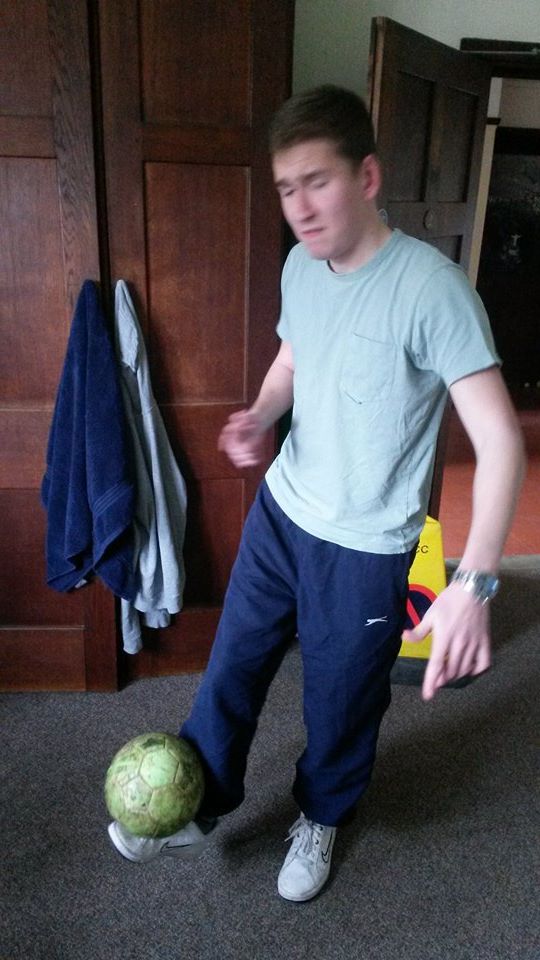 Billy 'The Lynchpin' Lynn - mugging off defences since '03.