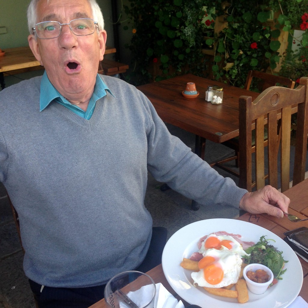 He could hardly contain his eggcitement 