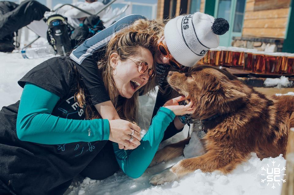 These girls found a doggo at Apres in L2A (the best day)