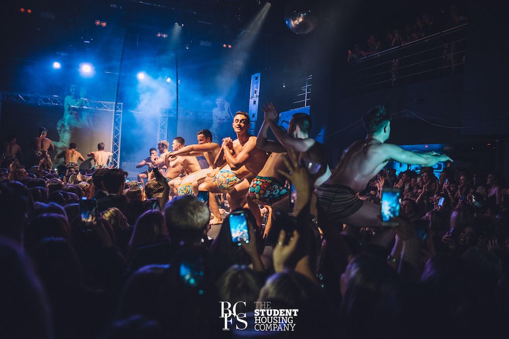 Image may contain: Concert, Party, Stage, Night Club, Night Life, Club, Human, Person, Crowd