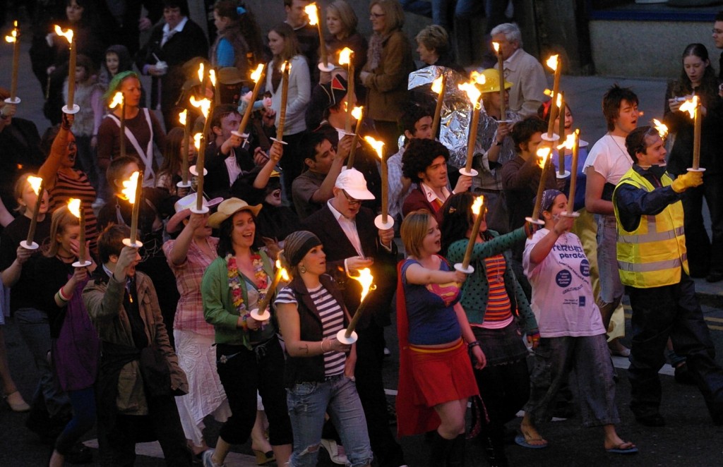 The annual Aberdeen Student's Torcher Parade makes it's way down Union Street. Picture by KEVIN EMSLIE .
