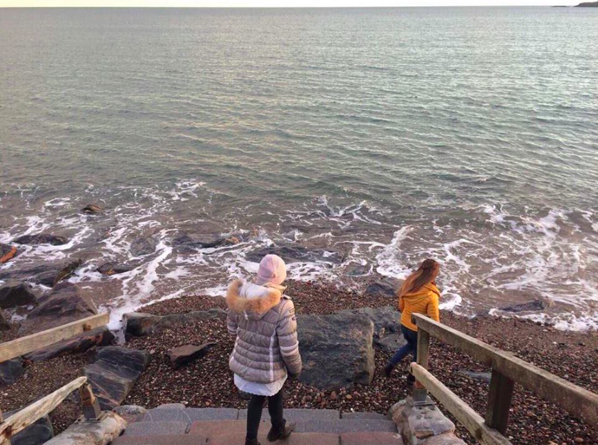 Oh I do like to be beside the seaside