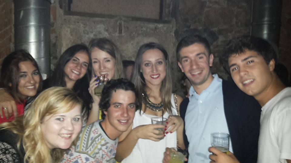 Foreigners love raves in caves