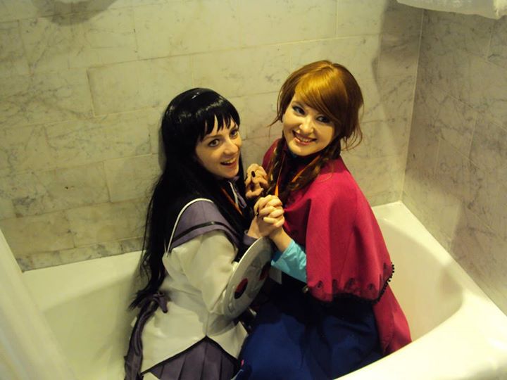 A bath is a good place to get cosplay photos