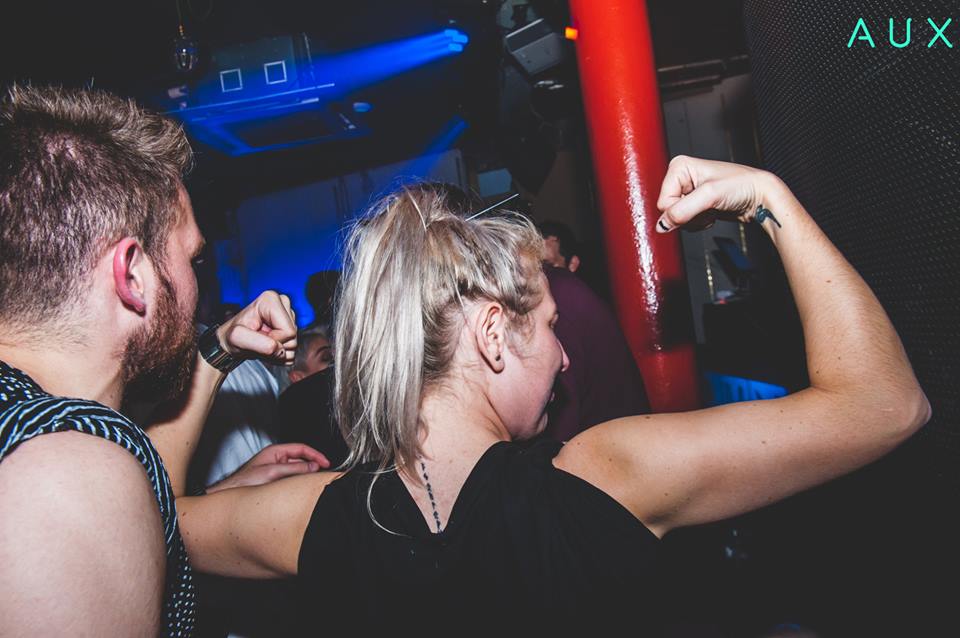 Check out them guns