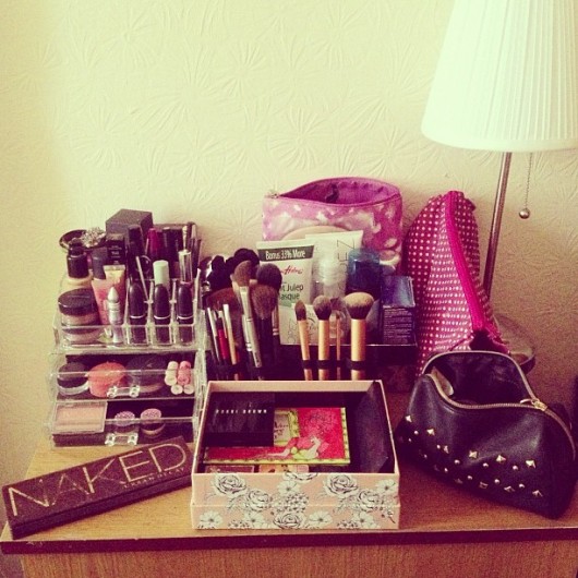 makeup-530x530