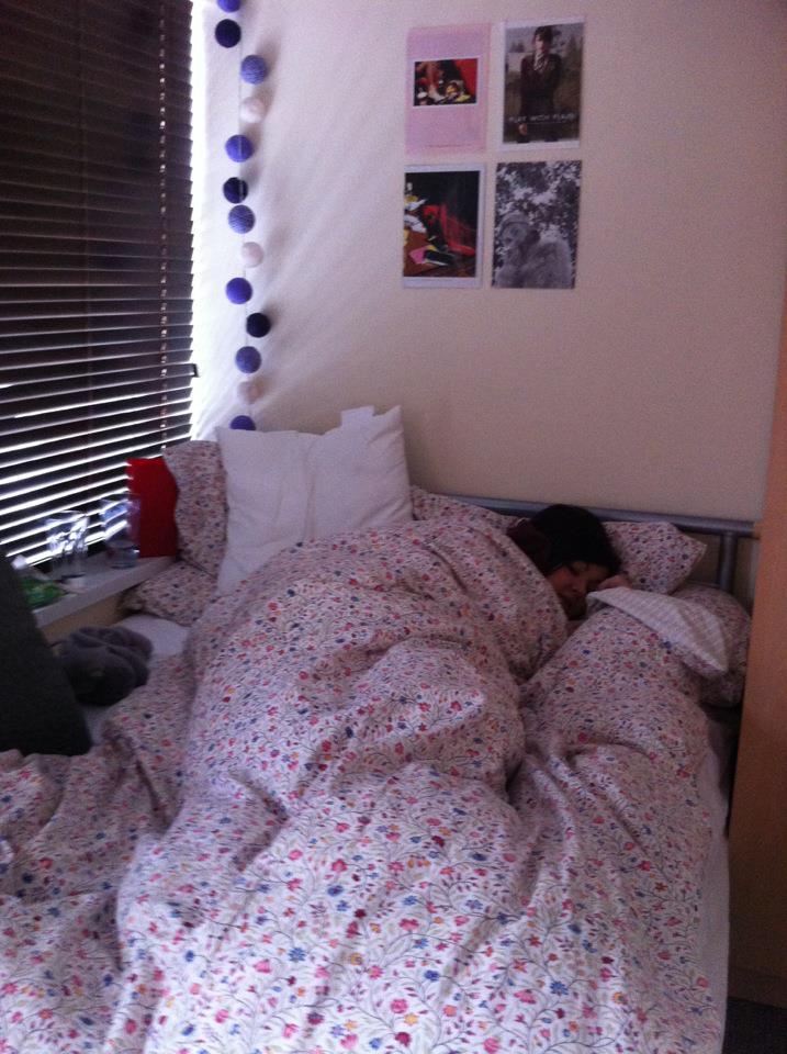 ellie hungover-1
