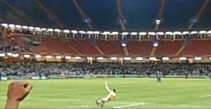 Woopsie! Streaker lands on his bum