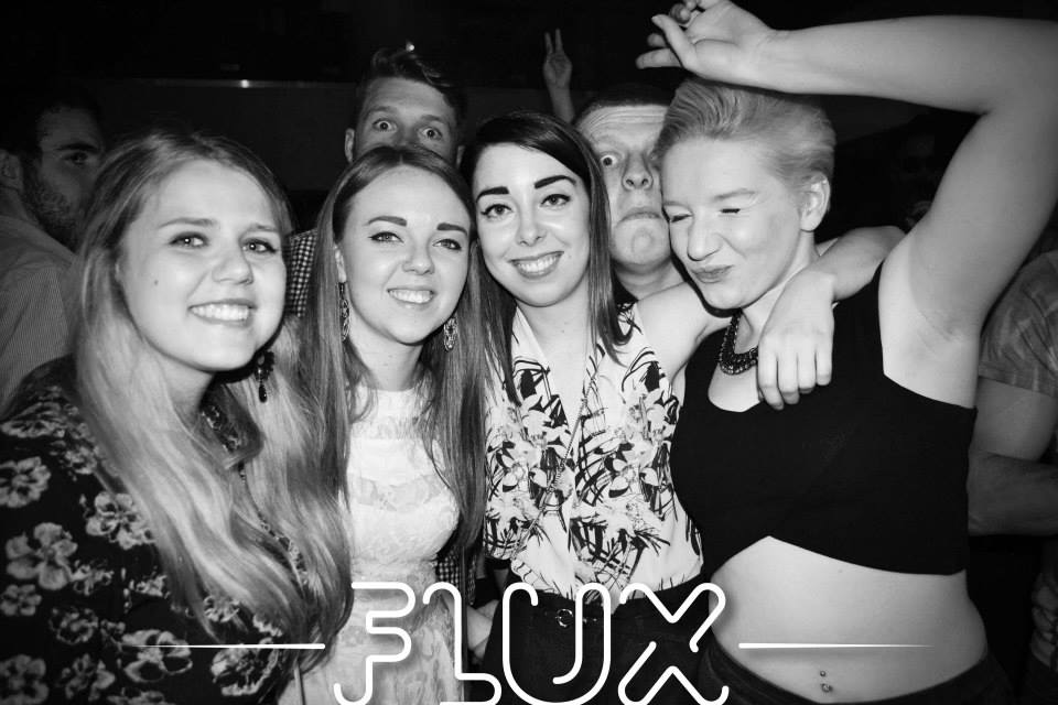 photobomb