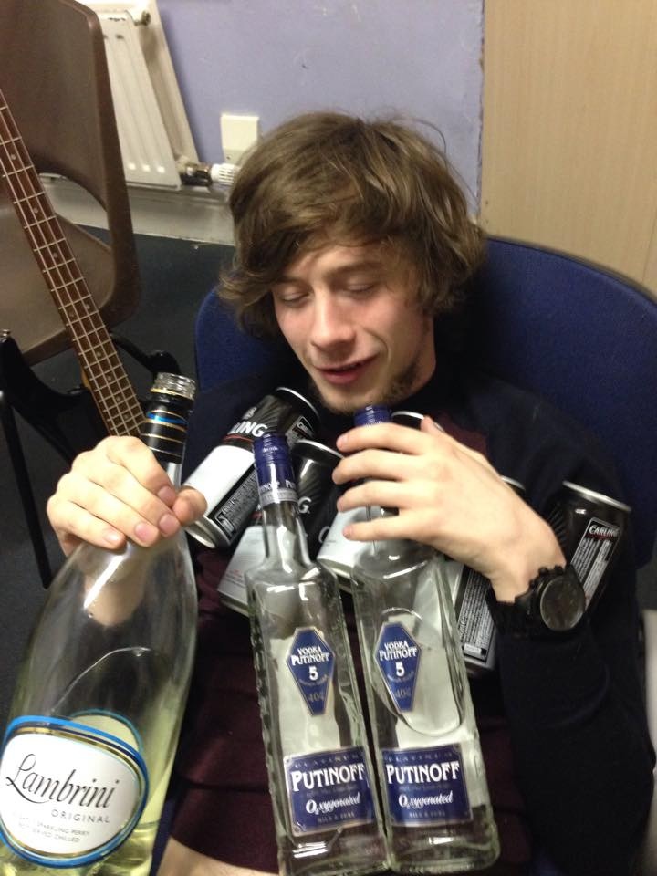 This classy second year loves him a big ol' bottle of lambrini