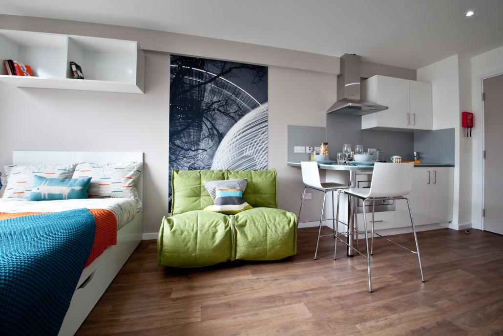 With a room like this, there wasn't even any need for the extra stuff...
