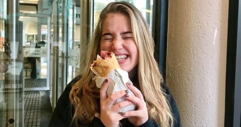 Image may contain: Portrait, Photography, Photo, Girl, Food, Eating, Female, Dating, Face, Human, Person