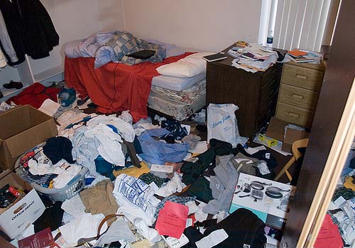 My room's not messy, I'm just trying to hide my cash