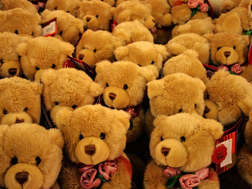 sweet-teddy-bears-warm-hugs-wallpaper