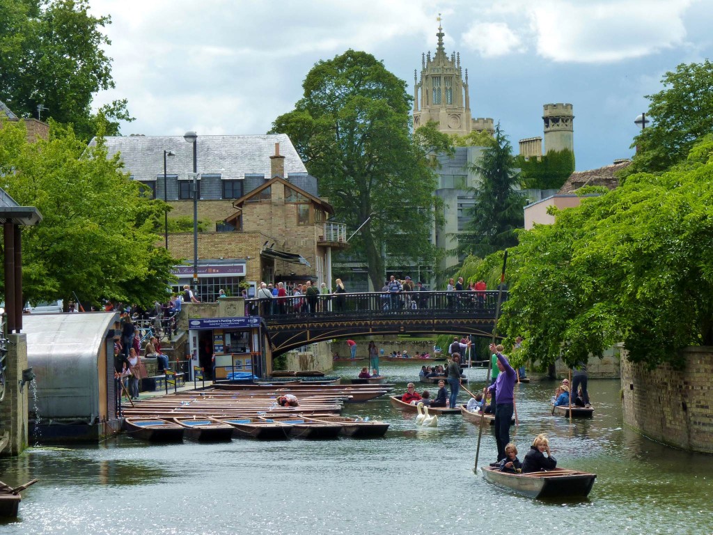 Cambridge_Quayside_Magdalene_Bridge