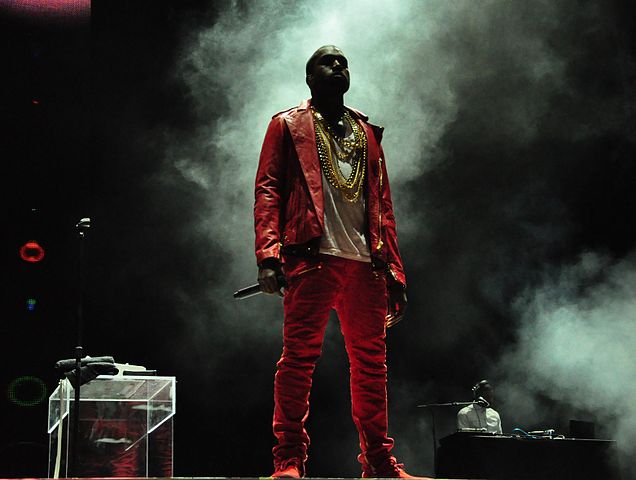 636px-Kanye_West_Lollapalooza_Chile_2011_1