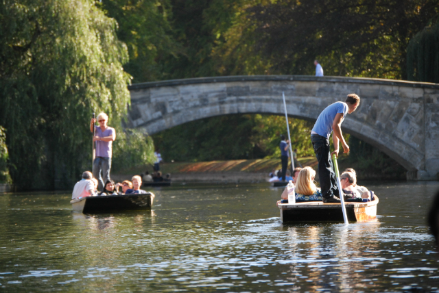 Punting,_Cambridge,_Summer