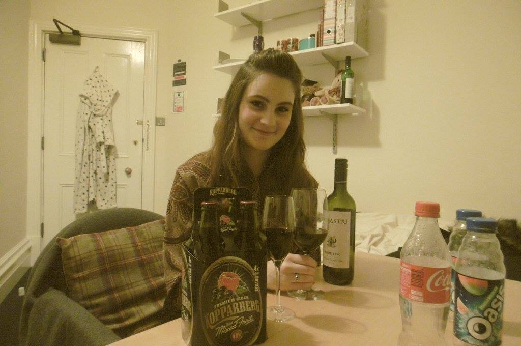 What Englings use their desks for