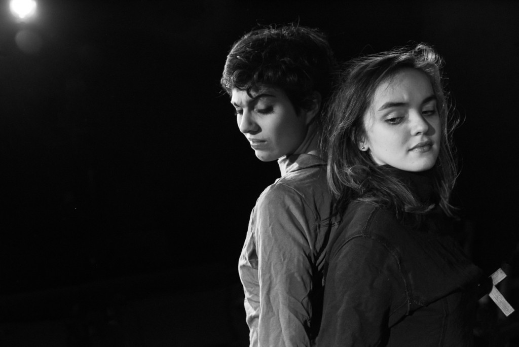 Xelia Mendes-Jones and Isobel Ladler. (Photo Credit: Johannes Hjorth)