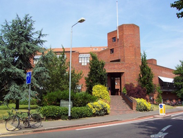 entrance3-530x398