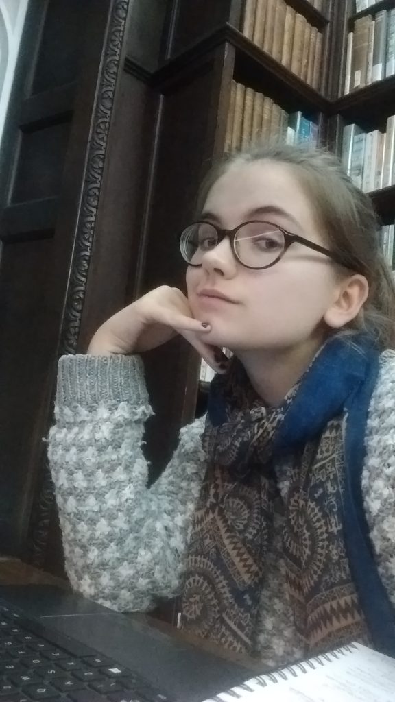 Your writer; scandalously papped in their new home – the library at 7 am