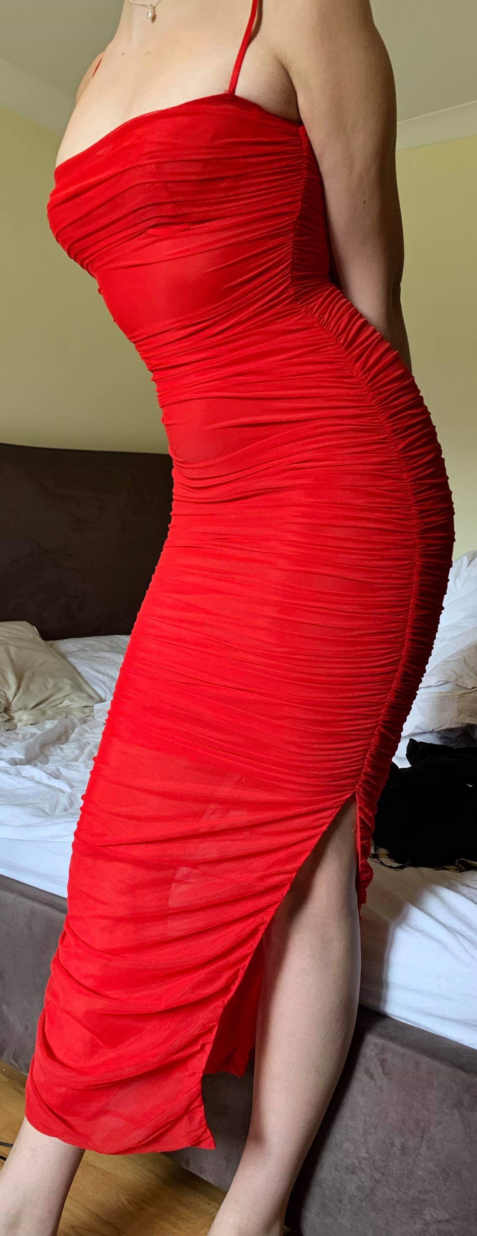 Image may contain: Woman, Female, Person, Human, Evening Dress, Fashion, Gown, Robe, Apparel, Clothing, Dress
