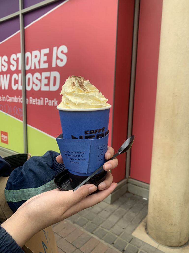 Hot chocolate with cream