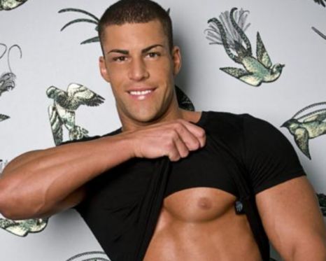 article-1342179119043-140C19F2000005DC-176566_466x373