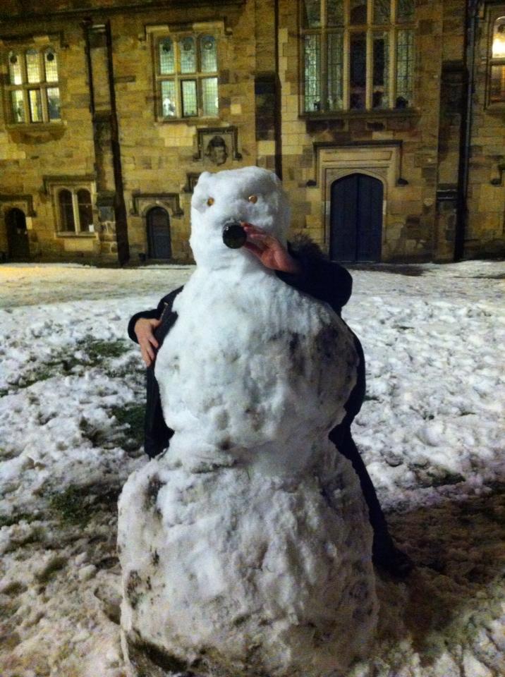 TABsnowmencastle