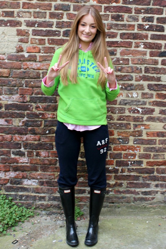 Abercrombie/Hollister/Hunters and a preppy shirt. How very ‘University’.
