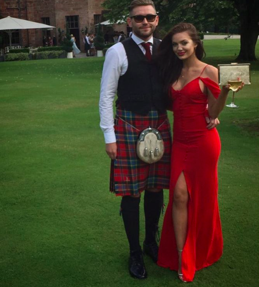 She's even got the single leg dress thing down