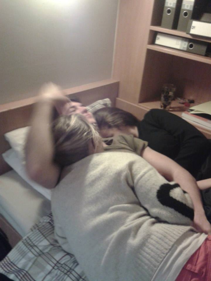 Snuggling in a single is possible!
