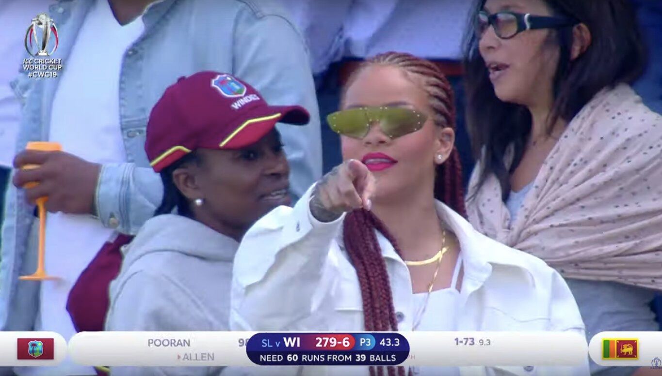 Image may contain: People, Glasses, Crowd, Face, Apparel, Clothing, Hat, Sunglasses, Accessories, Accessory, Human, Person