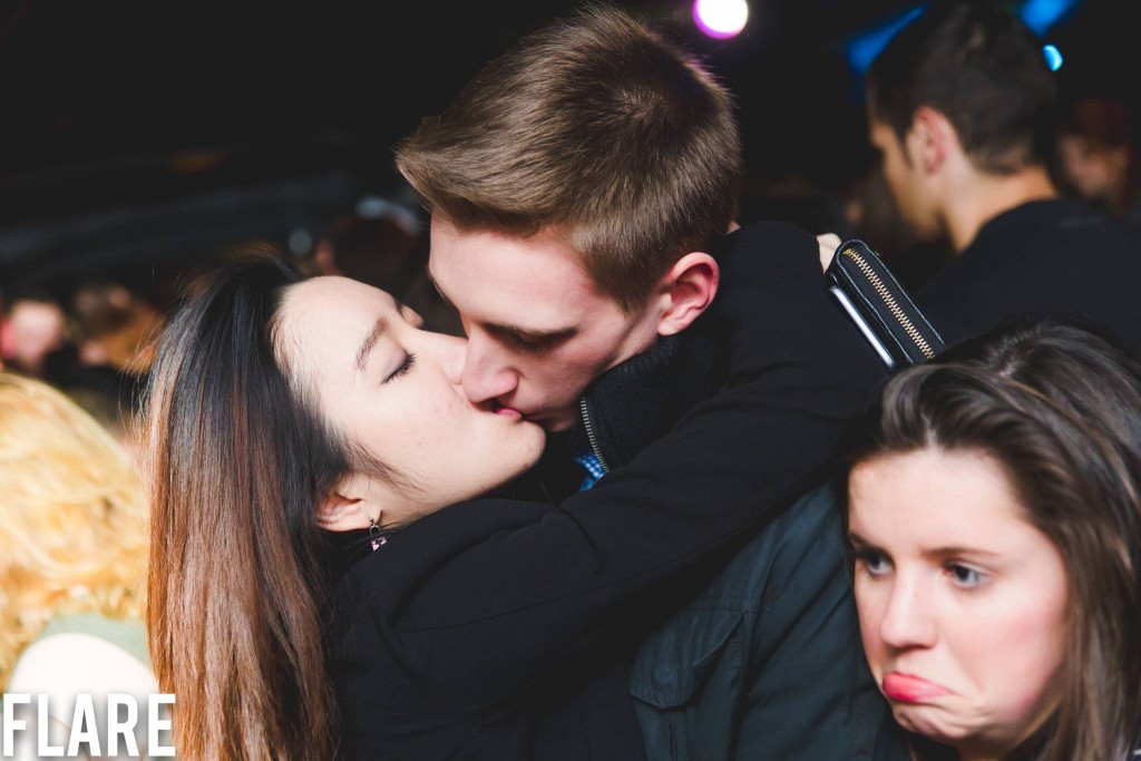 third wheel:unhappy