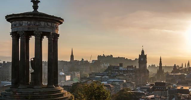 edinburgh-1157124_640