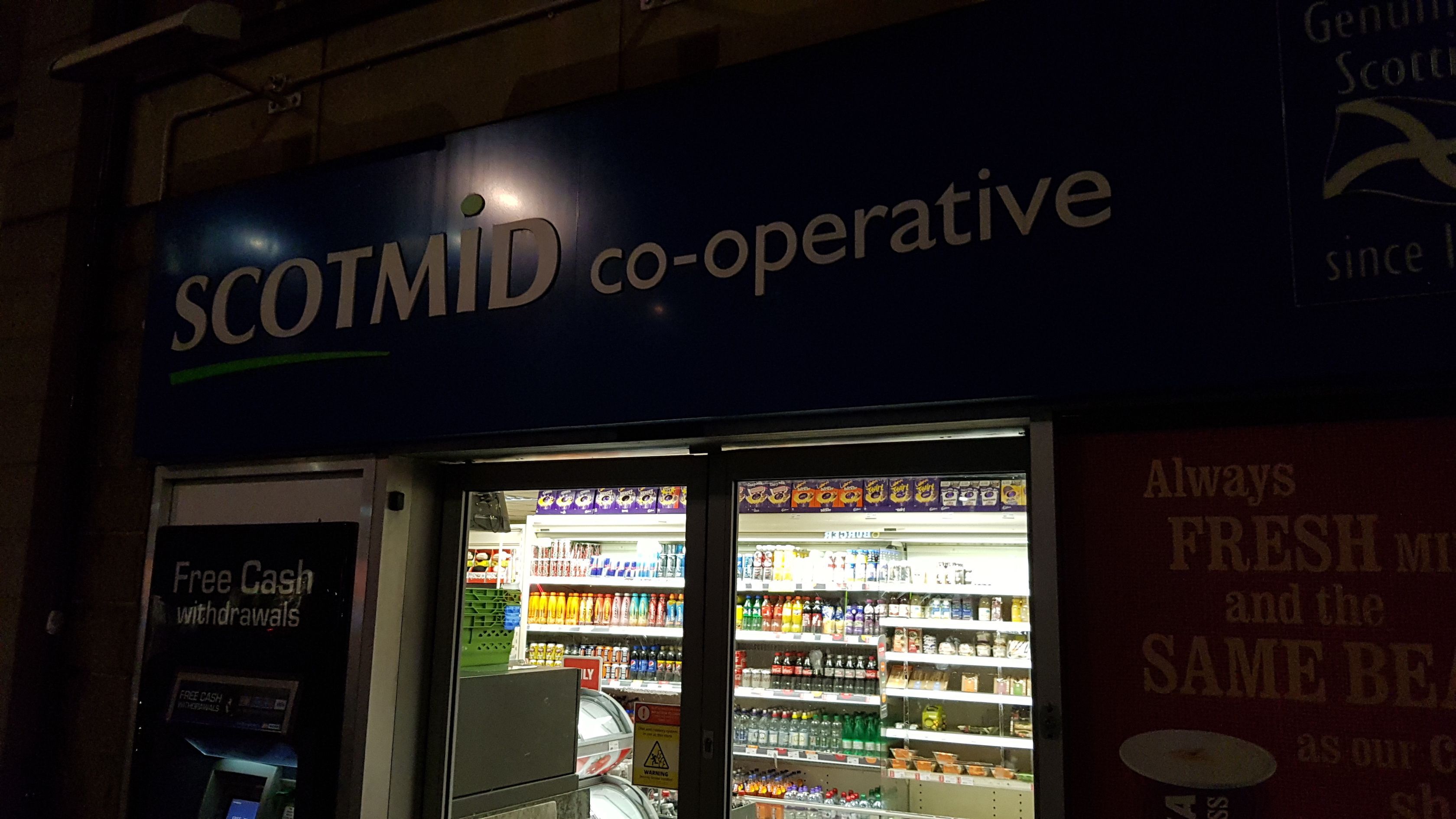 Image may contain: Kiosk, Shop, Machine, Cash Machine, Atm