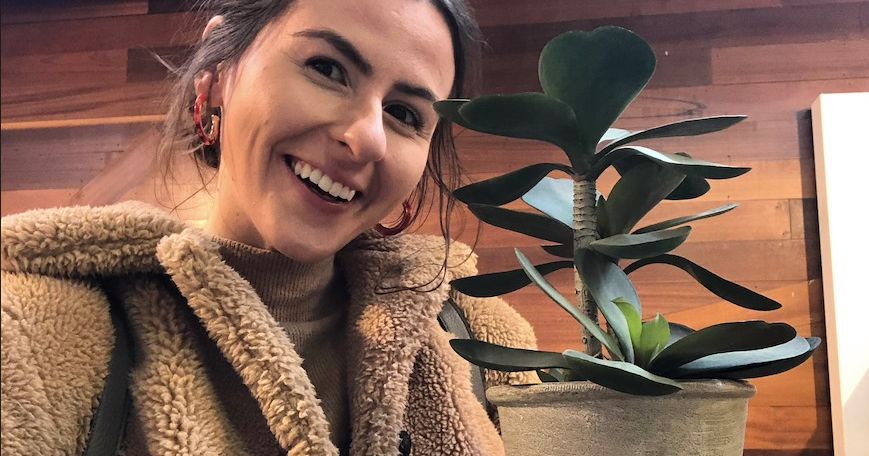Image may contain: Ikebana, Art, Ornament, Flower Arrangement, Bird, Animal, Pottery, Jar, Vase, Selfie, Girl, Laughing, Photo, Photography, Portrait, Head, Woman, Flower, Blossom, Petal, Plant, Female, Smile, Person, Human, Face