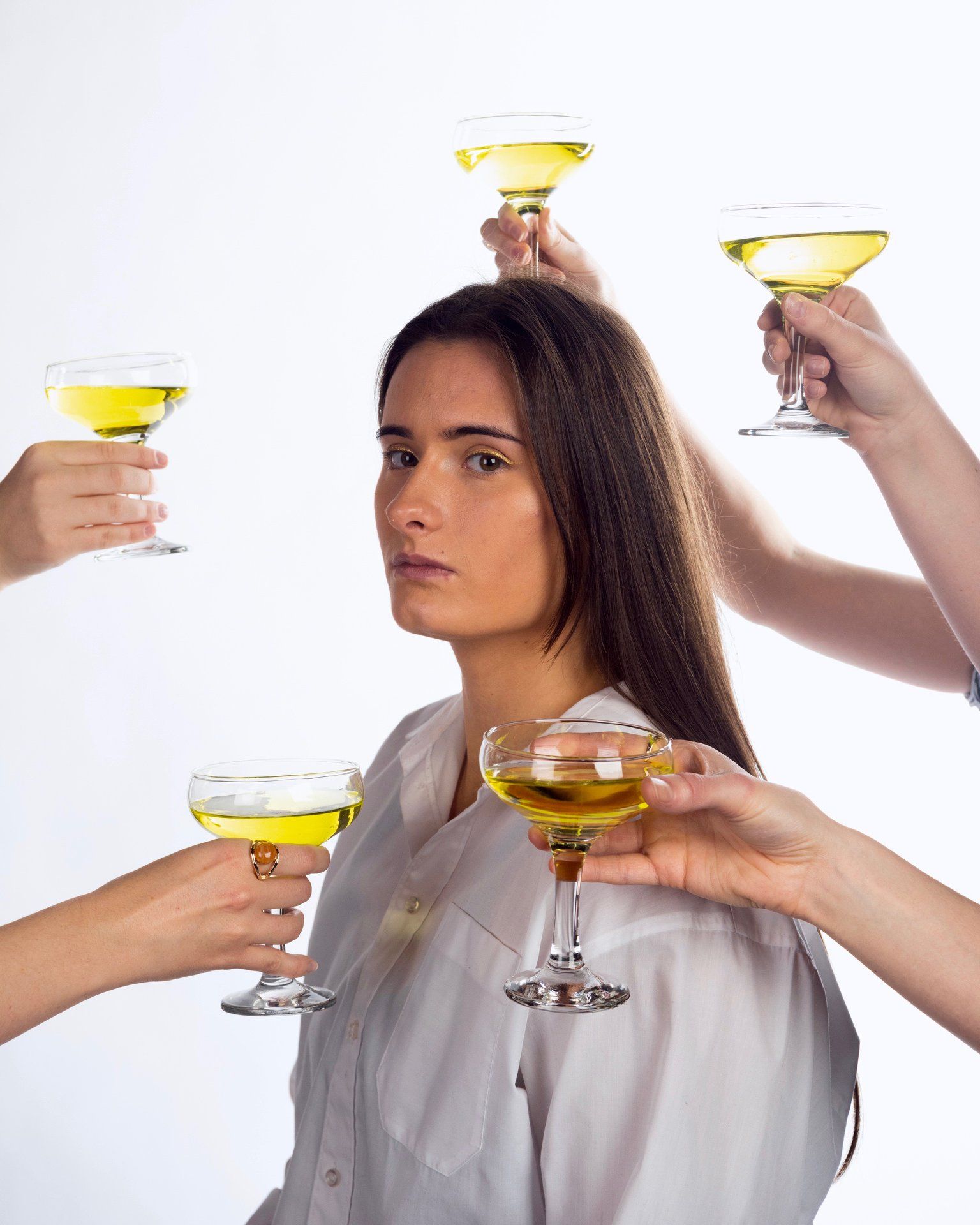 Image may contain: Finger, Drinking, Cocktail, Dating, Beer Glass, Alcohol, Beer, Person, Human, Beverage, Drink, Goblet, Glass