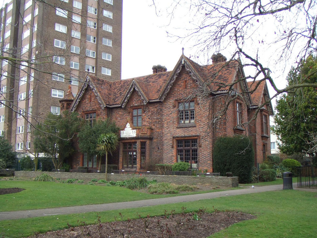 LIBRARY GARDENS