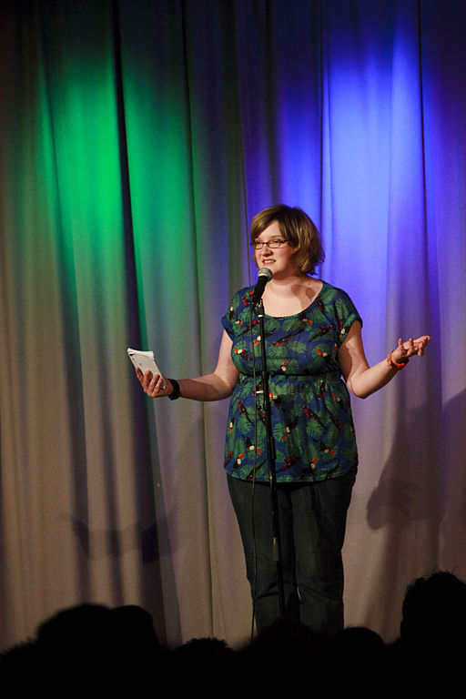 512px-IMG_4921_sarah_millican_3