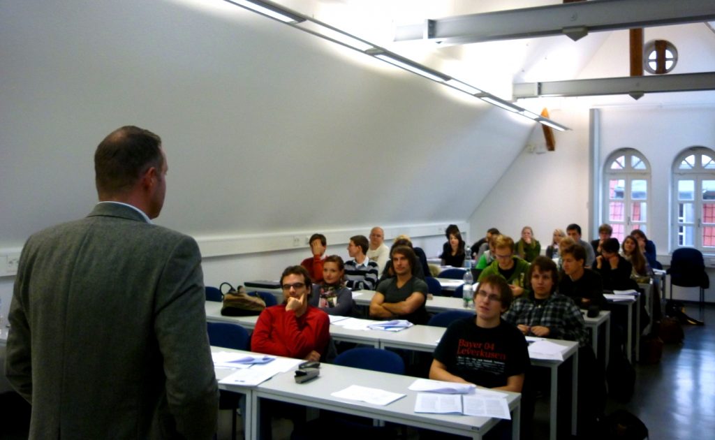 a_lecture_at_the_itm